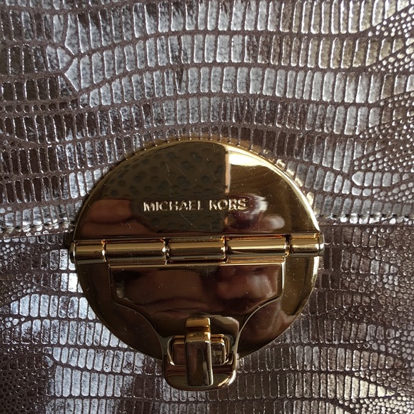 Michael Kors python bag not been used:) Excellent! - Picture 2 of 7